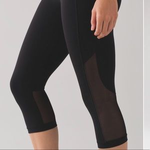 NWOT Lululemon Gear Up Crop 8